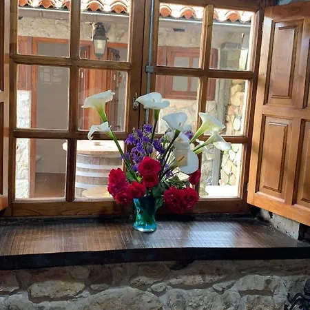 El Pareon منزل ريفي *